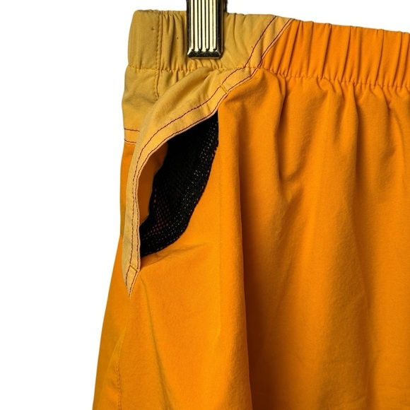 Pearl Izumi Women's Orange Athletic Bike Shorts - Picture 2 of 10